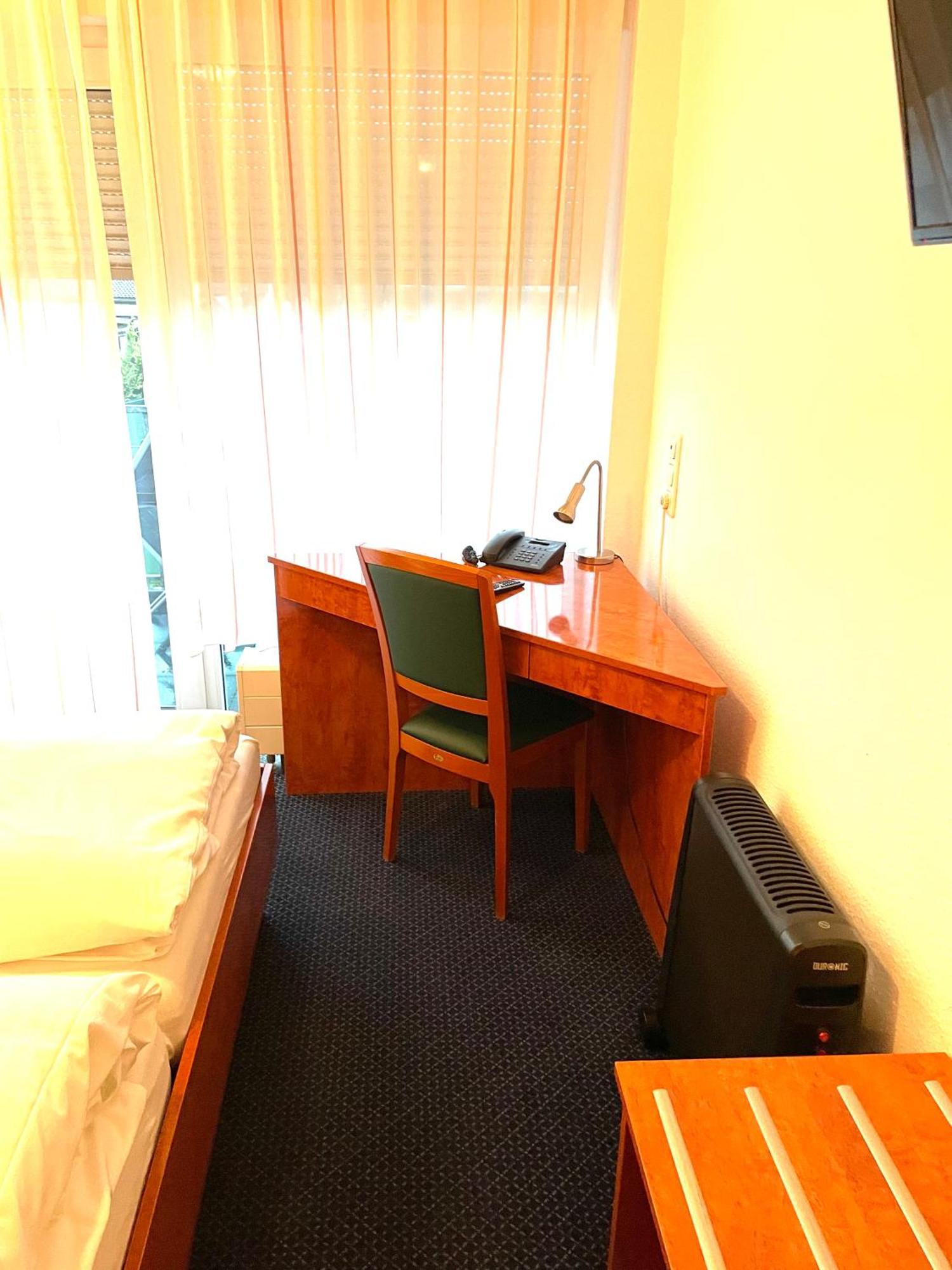 Hotel Merkenich Köln Eksteriør bilde